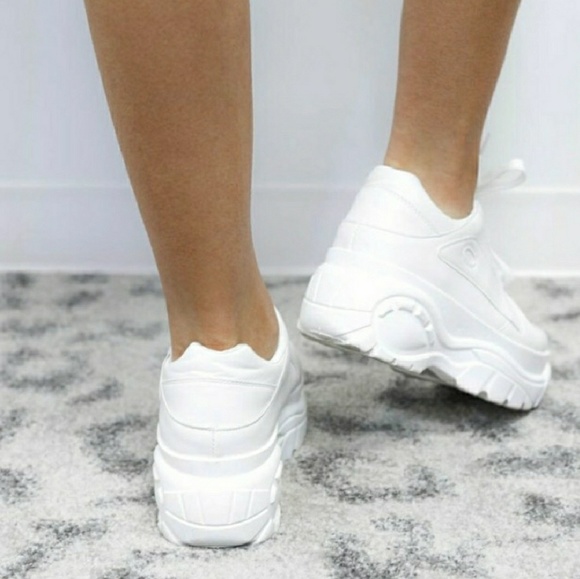 💥LAST PAIR! SALE!💥 Qupid White Chunky Sneaker - Picture 3 of 5